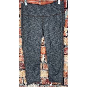 Athleta Chatarunga Women's Crop Capri Leggings Stretch Black Gray Space Dye